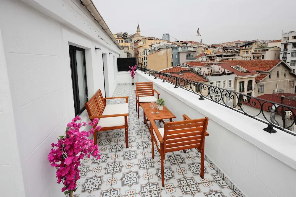Çatı Katı Süiti (Penthouse), Teras