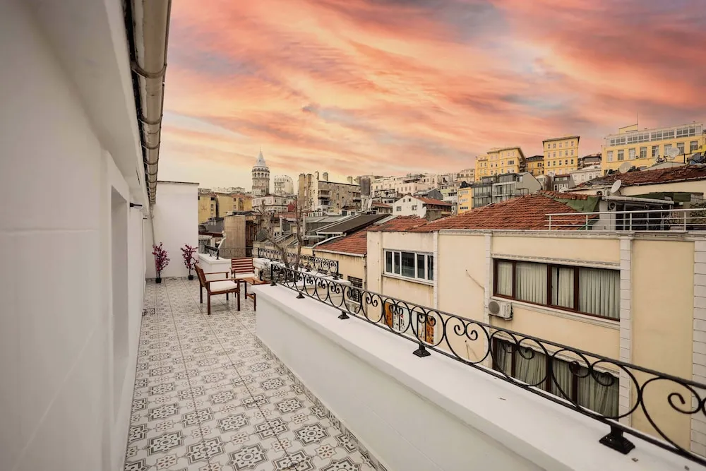 Çatı Katı Süiti (Penthouse), Teras
