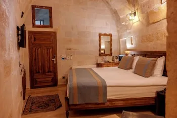 Misty Cave Hotel