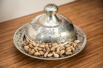 Met Gold Hotel
