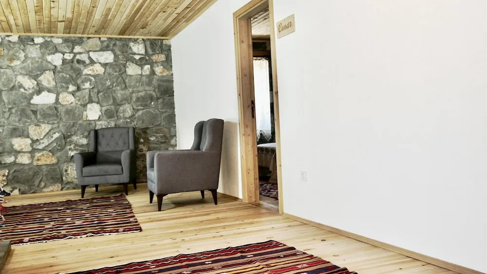 Deluxe Tek Büyük Yataklı Oda, 1 Büyük (Queen) Boy Yatak, Dağ Manzaralı, Bahçeli