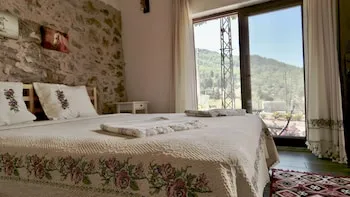 Dedehan Retreat Otel