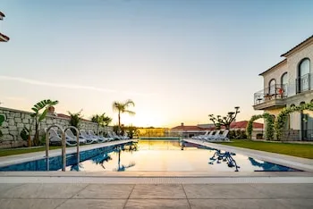 Cemal Alaçatı Hotel