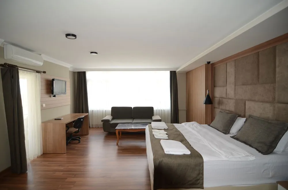 Comfort Tek Büyük Yataklı Oda