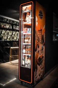 Esquire Hotels & Lounges
