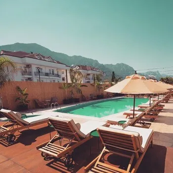 Esquire Hotels & Lounges