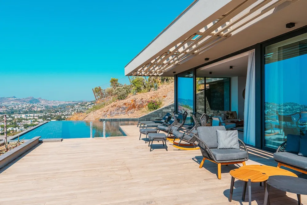 3+1 Villa Residence with Large  Private Pool