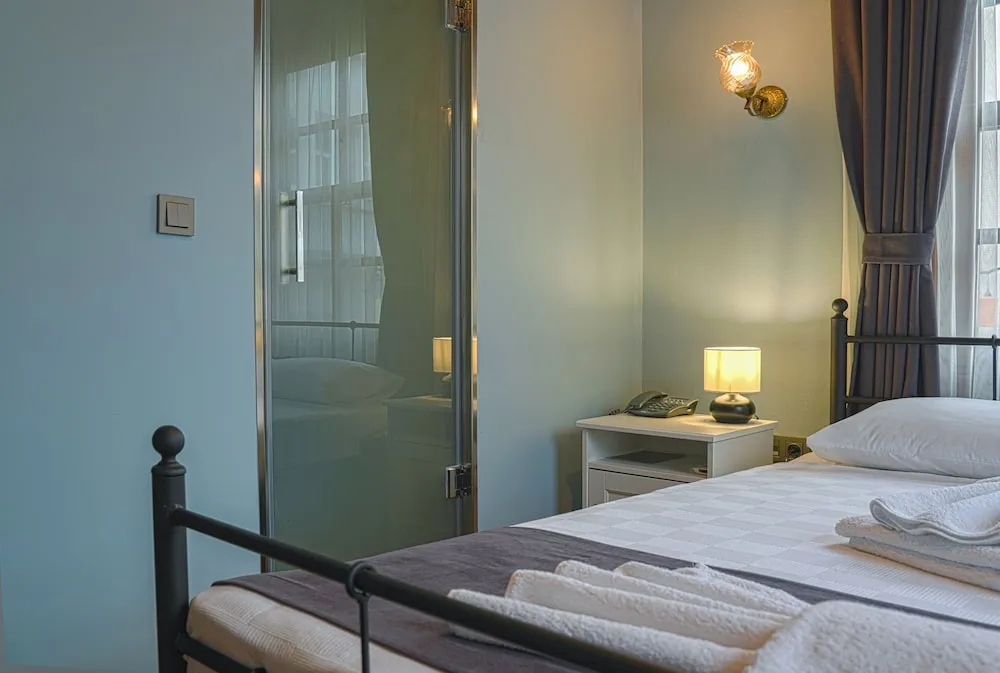 Deluxe Tek Büyük Yataklı Oda