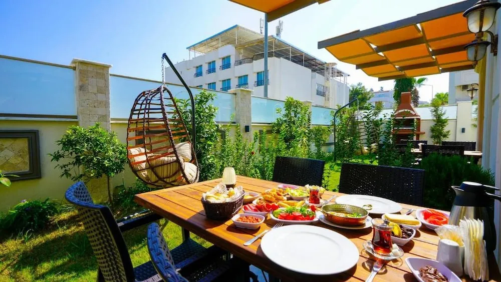 Triple Garden Suite