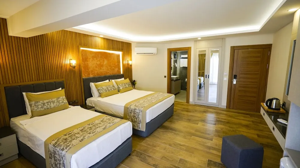 Triple Garden Suite