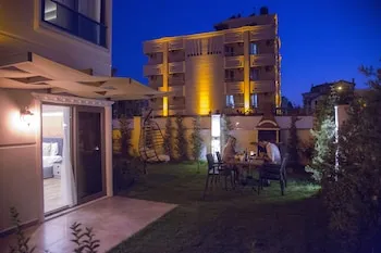 Green Beyza Suites