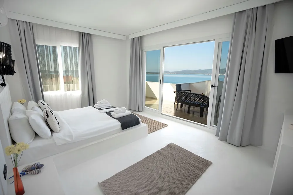 Deluxe Dört Kişilik Oda