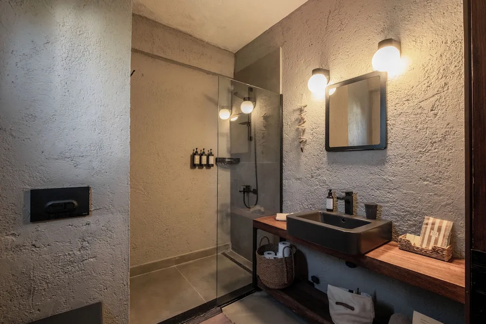 Corner Suite Room