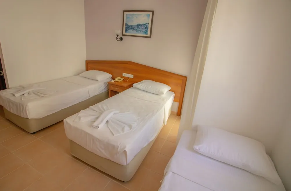 Standard Üç Kişilik Oda