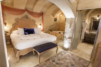 Elysion Cave Suites