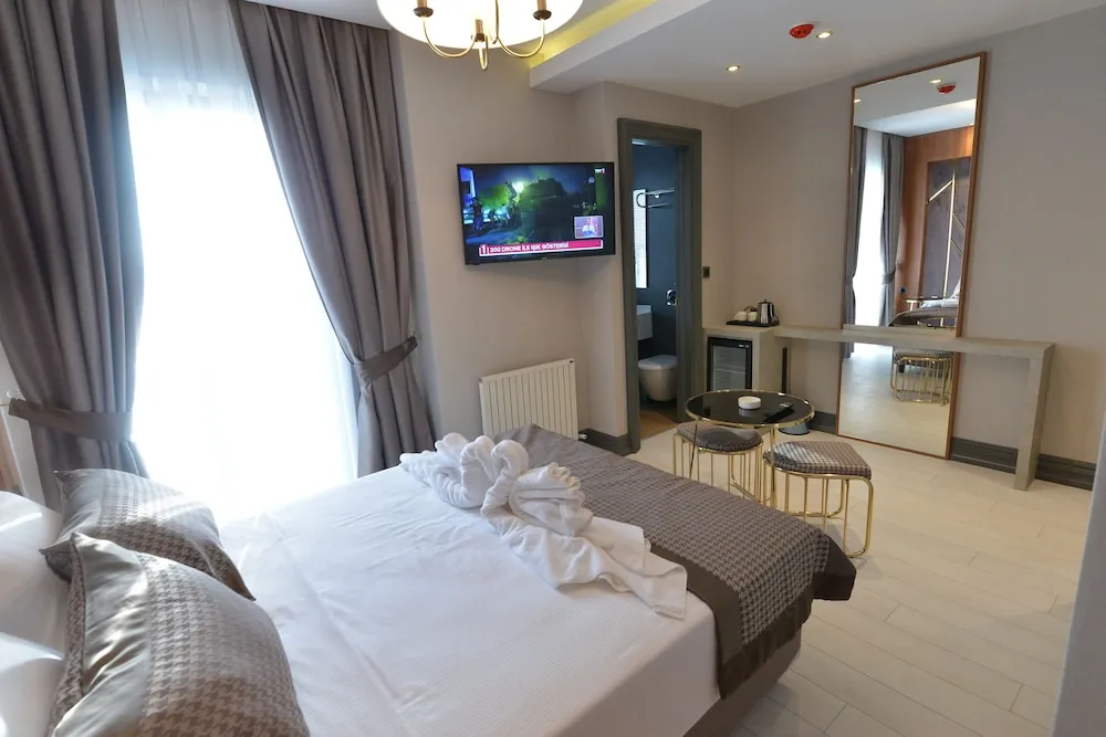 Deluxe Tek Büyük Yataklı Oda