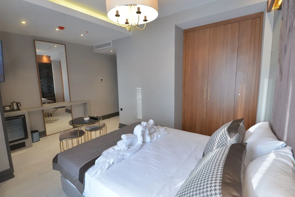 Deluxe Tek Büyük Yataklı Oda