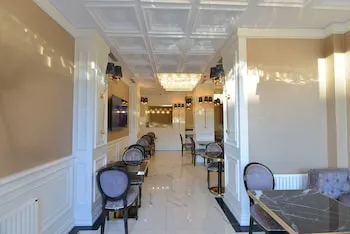 Santra Hotel