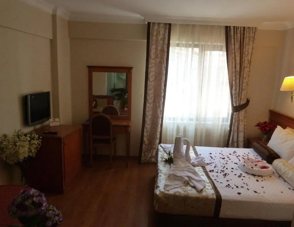 Standard Tek Büyük veya İki Ayrı Yataklı Oda