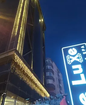 Le Luxe Suites Hotel & SPA
