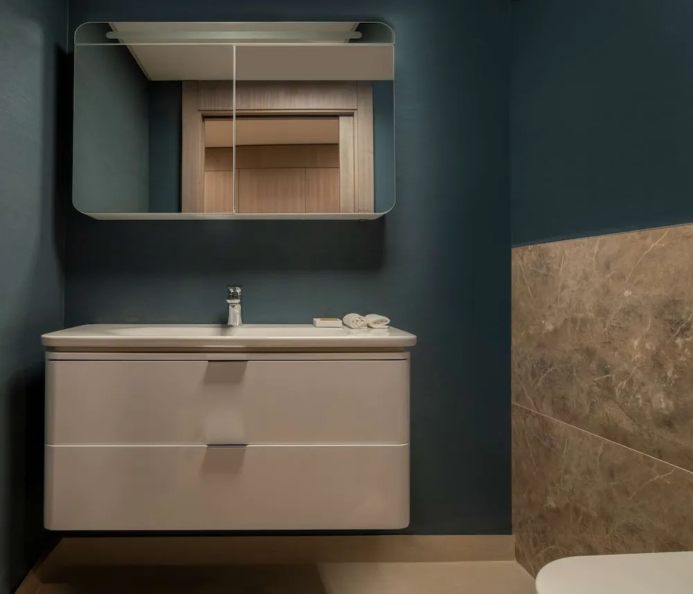 King One Bedroom Suite