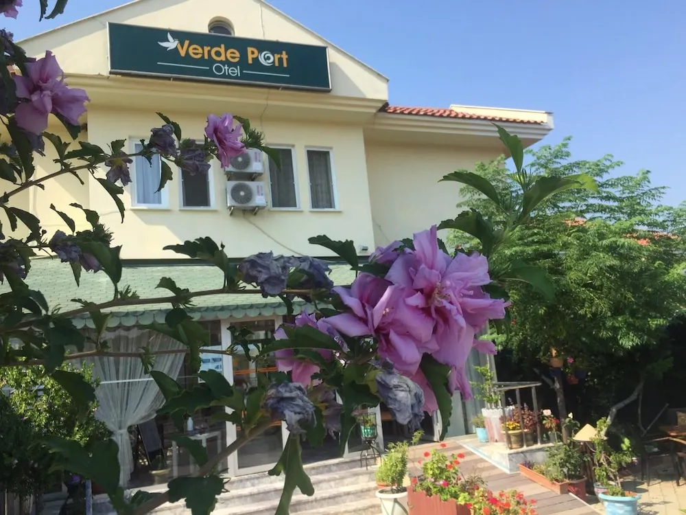 Konaklama yerinin ön cephesi
