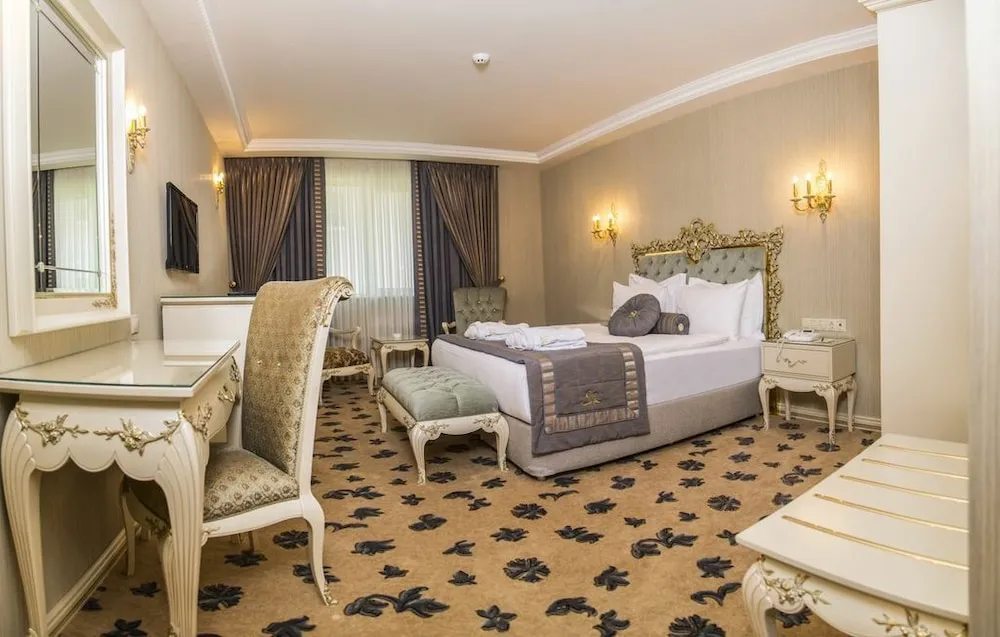 Grand Deluxe Single Room