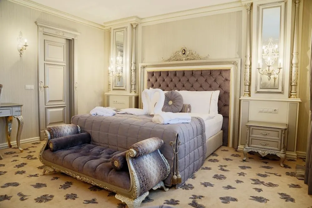 Grand Deluxe Single Room