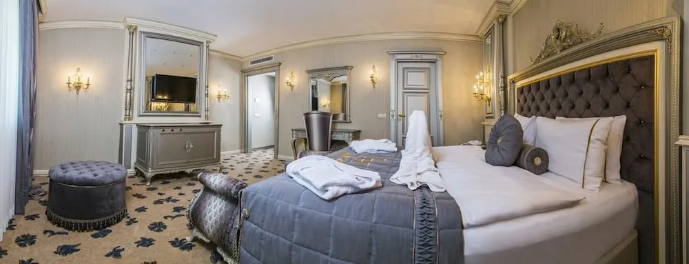 Grand Deluxe Single Room