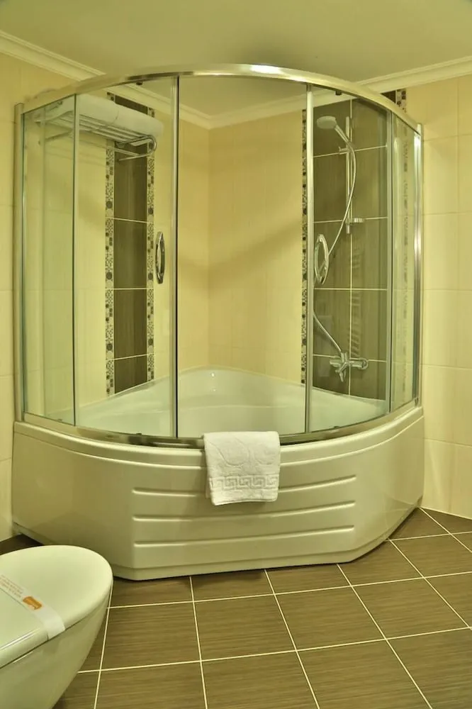Grand Deluxe Single Room