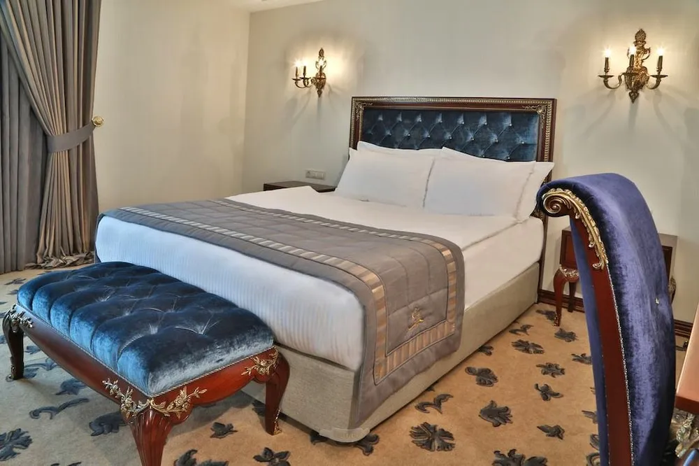 Grand Deluxe Single Room