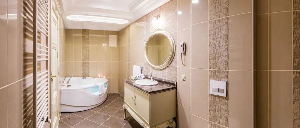 Grand Deluxe Single Room