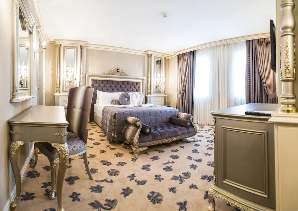 Grand Deluxe Single Room