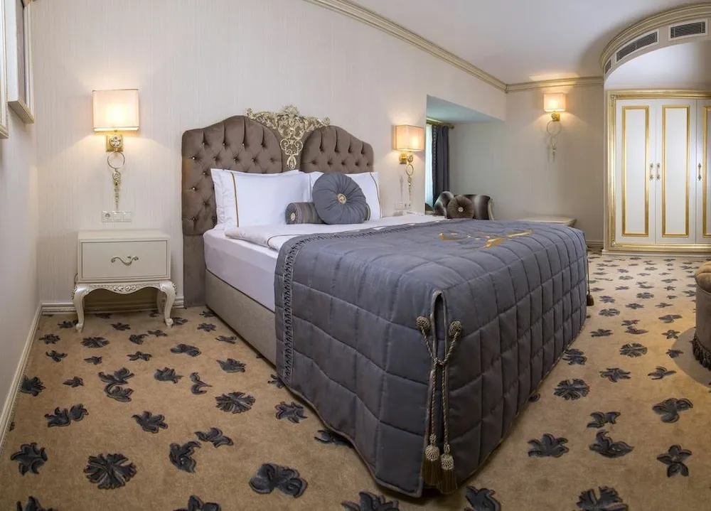 Grand Deluxe Single Room