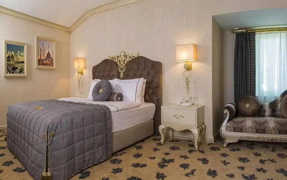 Grand Deluxe Single Room