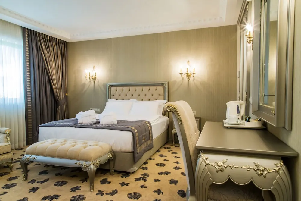 Grand Deluxe Double or Twin Room