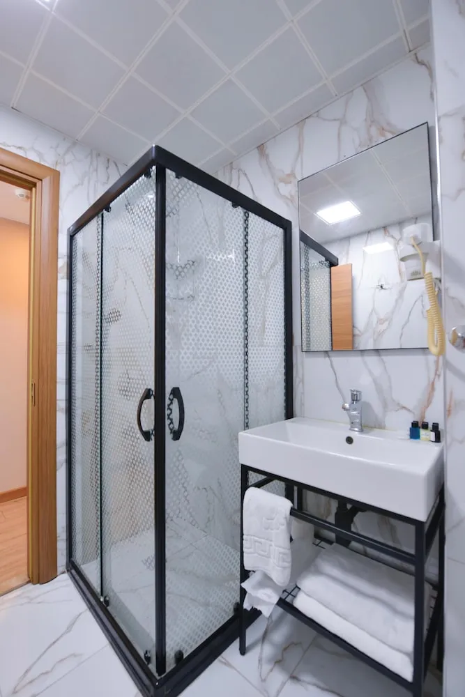 Business Üç Kişilik Oda
