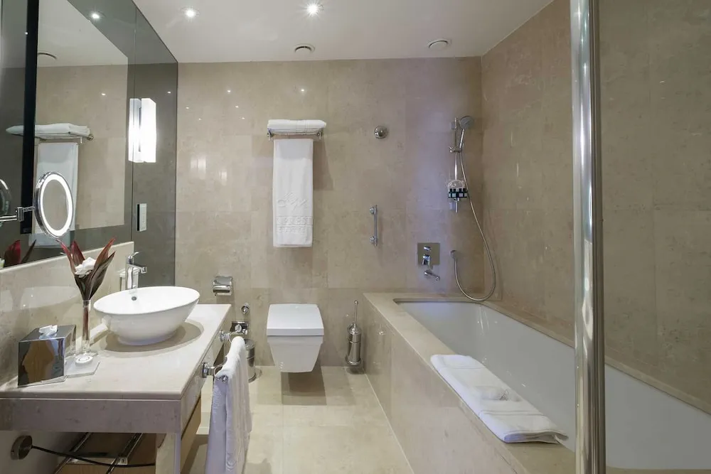 Park Prestige Three Bedroom Apartment City View
