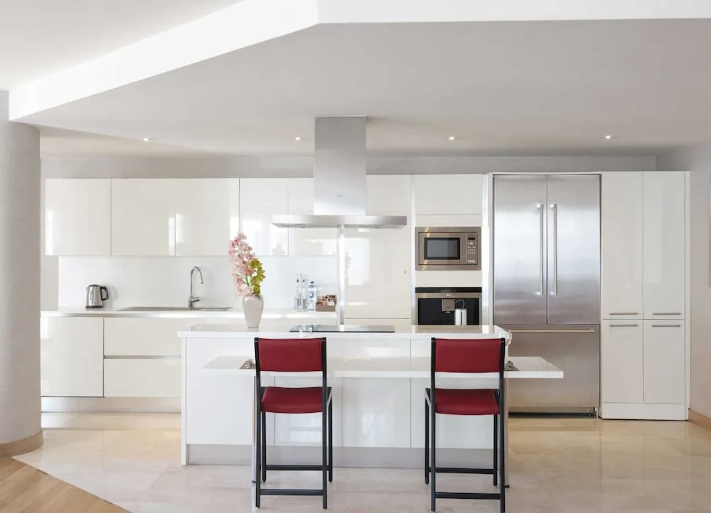 Park Prestige Three Bedroom Apartment City View