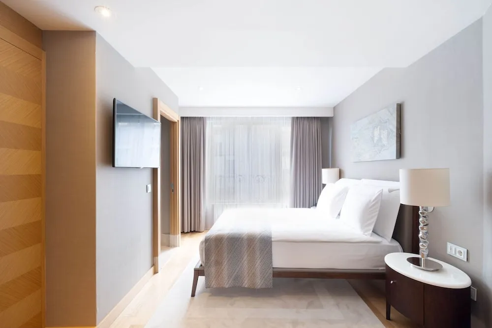 Park Prestige Three Bedroom Apartment City View