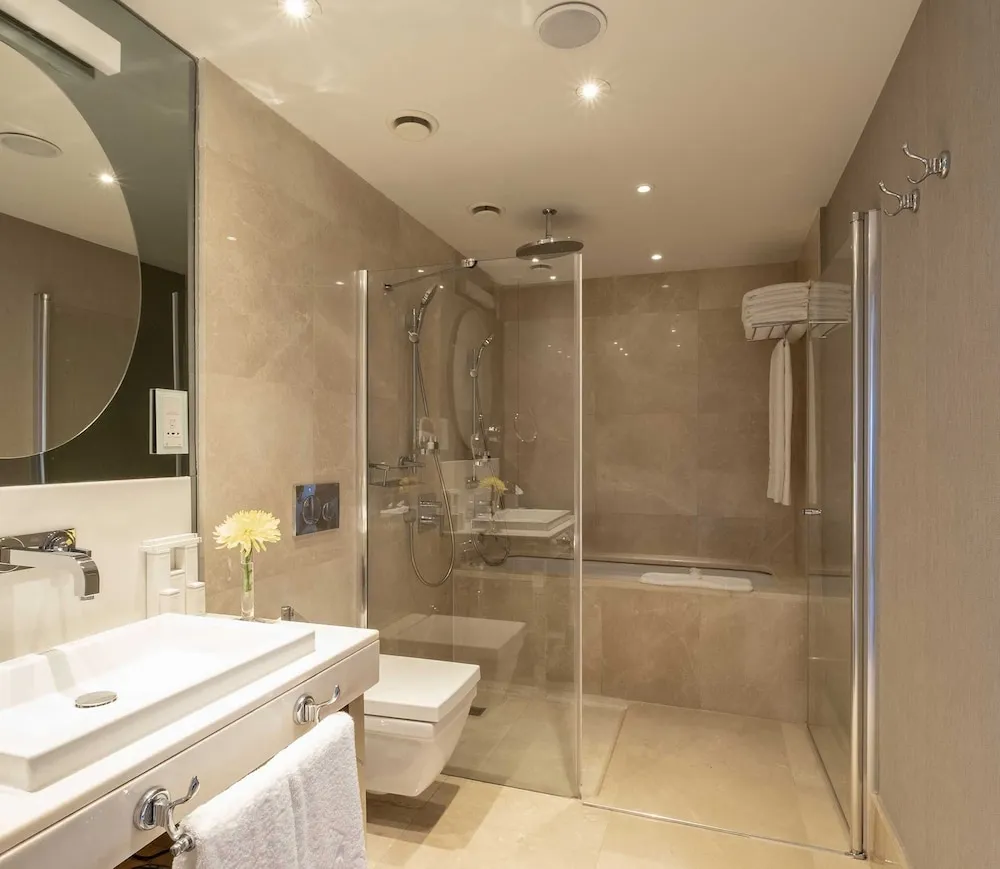 Park Prestige Suites Two Bedroom Apartment Bosphorus View