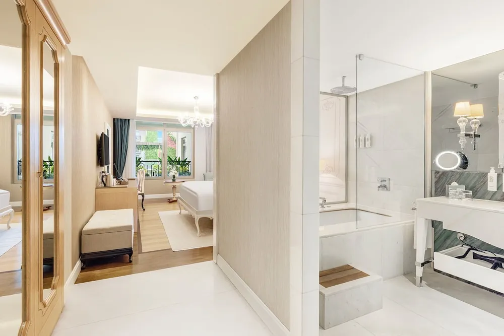 Superior Evergreen Room