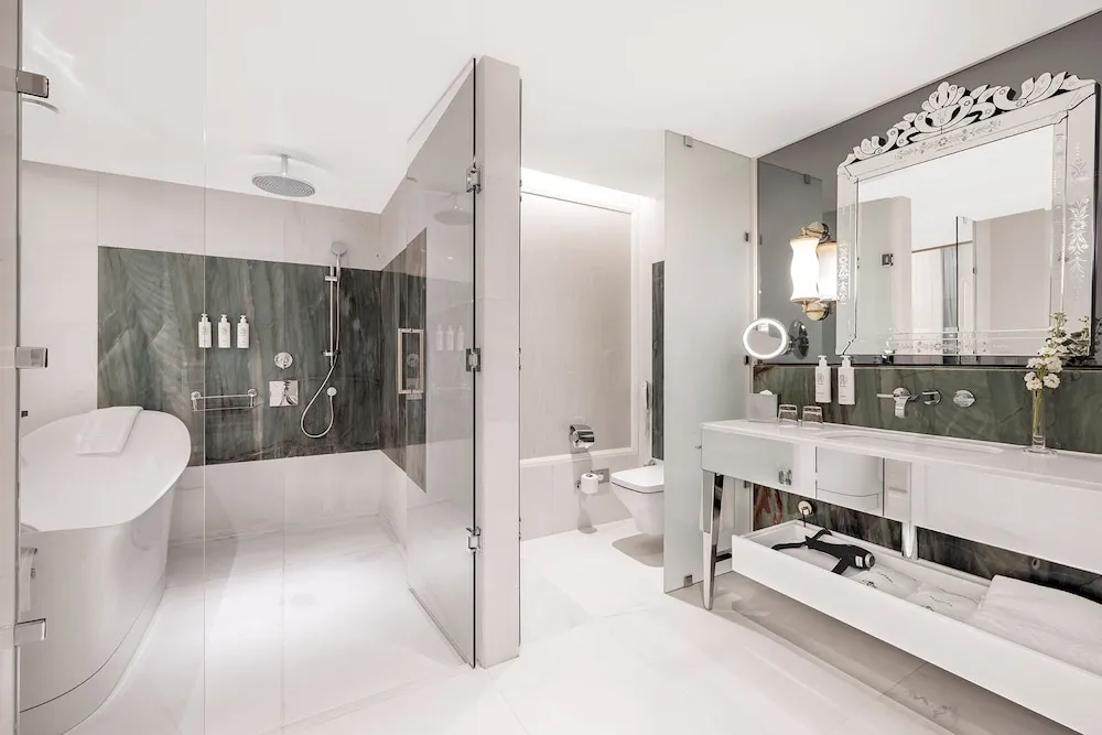 Deluxe Evergreen Room