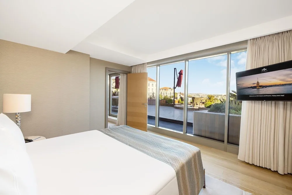 Park Prestige Suites 3 Bedroom Bosphorus View with Terrace