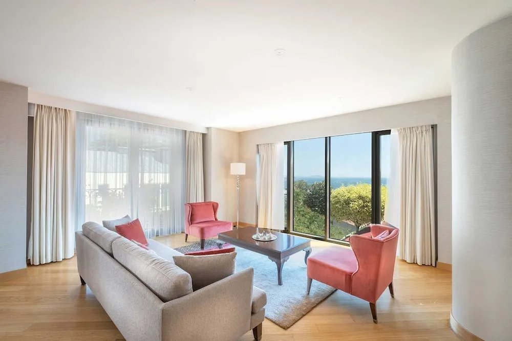 Park Prestige Suites 3 Bedrooms with Bosphorus View