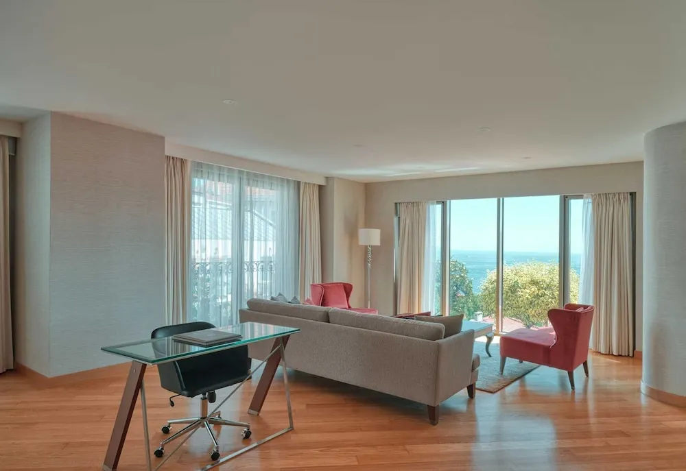 Park Prestige Suites 3 Bedrooms with Bosphorus View