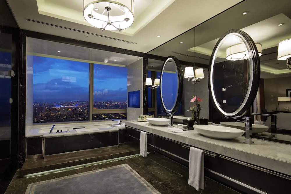 Premium Süit (Ambassador, Lounge Access)