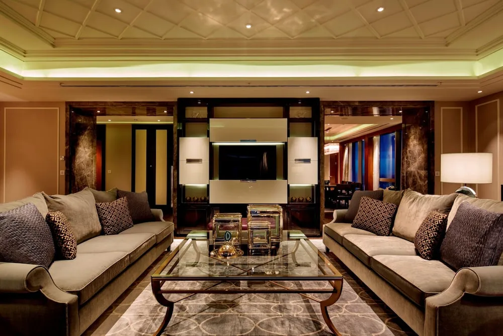 Premium Süit (Ambassador, Lounge Access)