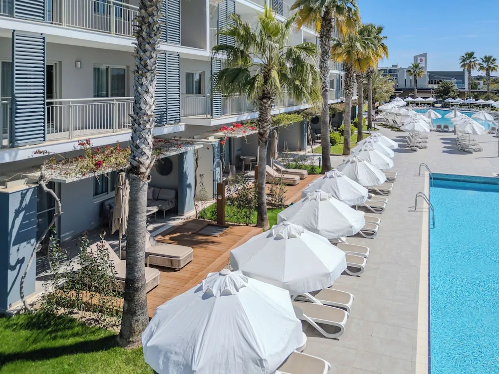 Deluxe Suite with Relax Garden Terrace