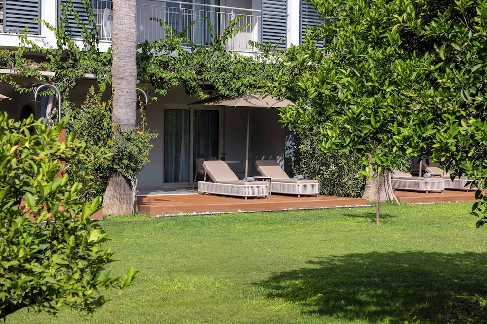 Deluxe Suite with Relax Garden Terrace